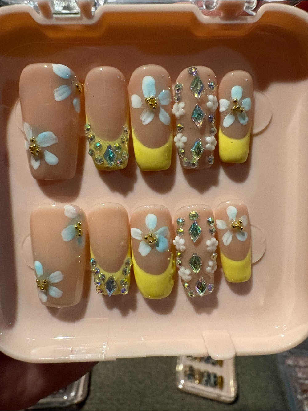 Press-On Nails - Picture 8 of 13